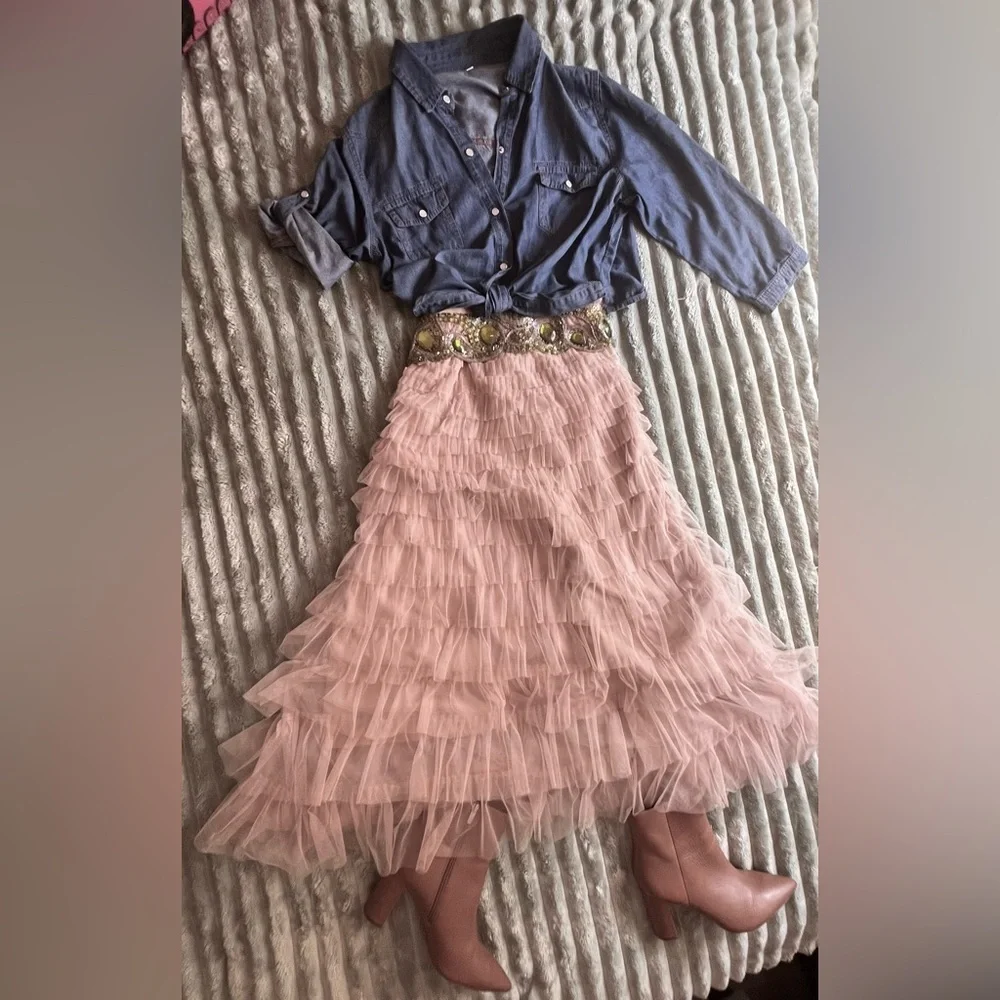 WHOLE OUTFIT Pink Ruffled Skirt Jean Crop top Ankle Boots & Scarf